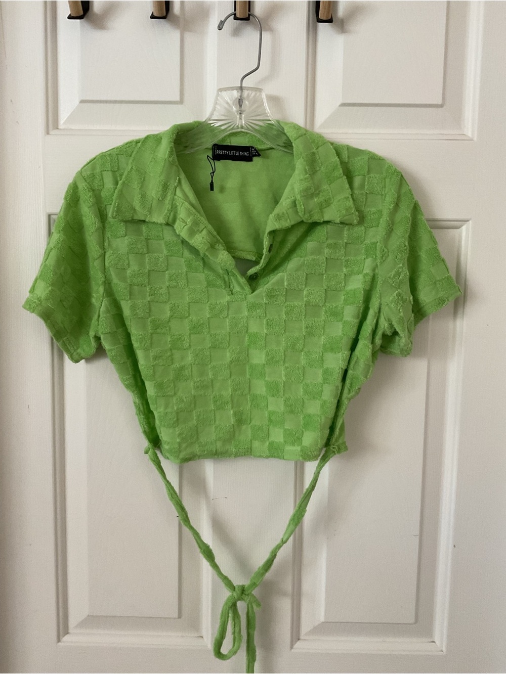 PrettyLittleThing Bright Lime Checker Polo Set - Picture 3 of 14